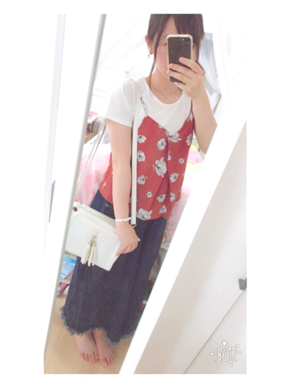 「休日スタイル、プチプラコーデ、ワイドパンツ、花柄、キャミソール、Tシャツ」｜「NICE CLAUPのアイテム（デニムパンツ、その他）」を使った、まーさん（レディース・154cm）の夏コーディネートの1枚目の写真