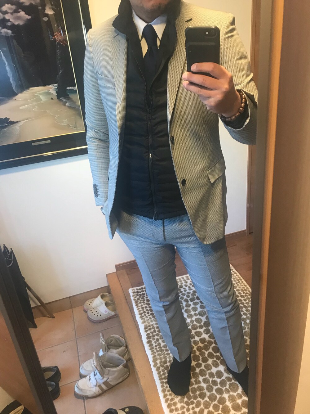 「ビジネススタイル」｜「theoryのアイテム（セットアップ、グレー系）」を使った、takaさん（メンズ・180cm）の冬コーディネートの1枚目の写真