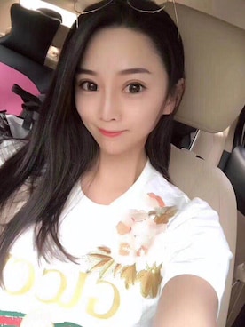 「GUCCI（グッチ）の【翌日発送】GUCCI (グッチ)  トップス  Ｔシャツ  半袖   カジュアル ima-605（Tシャツ/カットソー、その他）」を使った、vocalさん（レディース・169cm）の夏コーディネート