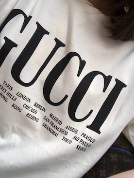 「GUCCI（グッチ）の【翌日発送】GUCCI (グッチ)  Ｔシャツ  半袖   猫プリント 男女兼用 トップス ima-607（Tシャツ/カットソー、その他）」を使った、vocalさん（レディース・169cm）の夏コーディネート