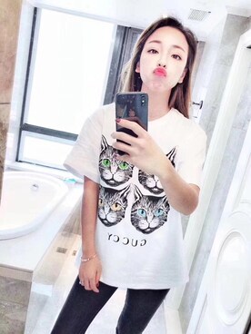 「GUCCI（グッチ）の【翌日発送】GUCCI (グッチ)  Ｔシャツ  半袖   猫プリント 男女兼用 トップス ima-607（Tシャツ/カットソー、その他）」を使った、vocalさん（レディース・169cm）の夏コーディネート