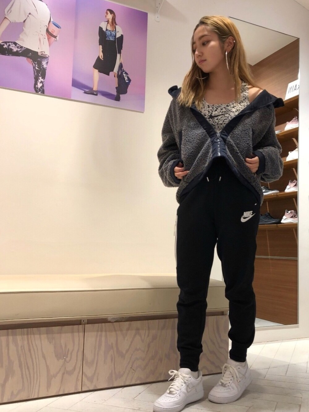「ナージー(NERGY)、ナージー、ナイキ、NIKE、アスレジャー、ジム、スポーツミックス、sporty、スポーティー、ブルゾン」｜「NERGYの【NIKE】Sherpa Full-zip Jacket（ジャケット/アウター、グレー系）」を使った、saeさん（レディース・148cm）の秋コーディネートの1枚目の写真