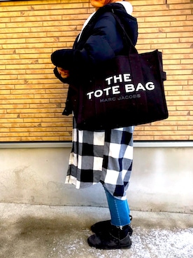 「MARC JACOBS（マークジェイコブス）のアイテム（トートバッグ）」を使った、@imi☺︎Ricoさん（レディース・156cm）の冬コーディネート
