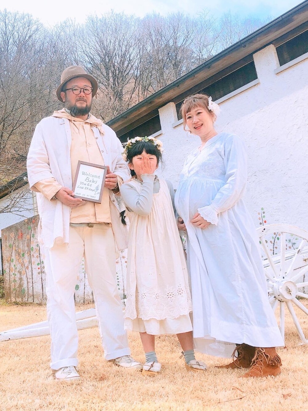 「キッズコーデ、ワンピース、古着、古着MIX、記念日コーデ、マタニティ、ヴィンテージ、used、ママコーデ、パパコーデ」｜「VINTAGEのアイテム（ワンピース、ホワイト系）」を使った、mippoさん（レディース・159cm）の春コーディネートの1枚目の写真
