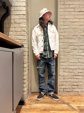 「シャツ 」｜「アイテム（デニムジャケット）」を使った、Mitsuさん（メンズ・170cm）の冬コーディネート