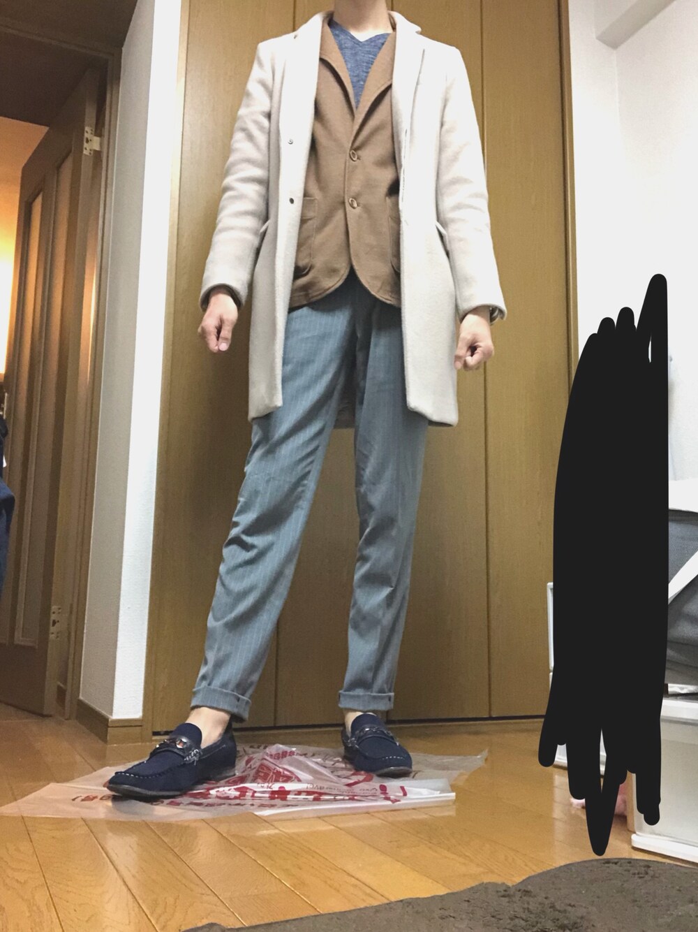 「冬、シンプルコーデ、おしゃれさんと繋がりたい、ootd、オトナカジュアル、大学生、2018マイベストコーデ、きれいめカジュアル、GOSTAR DE FUGA」｜「GUのアイテム（その他パンツ、グレー系）」を使った、Claw2さん（メンズ・187cm）の冬コーディネートの1枚目の写真