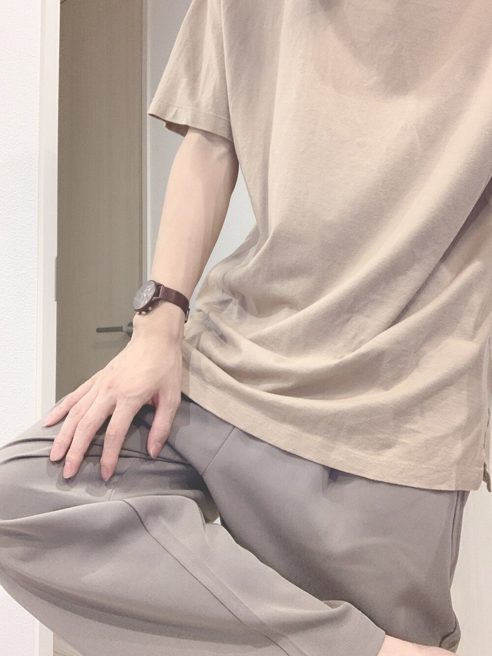 「シンプルコーデ、秋のコーデ、秋服準備はじめました、今日のコーデ、くすみカラー、ベージュ、ファッションの力を信じよう、秋のカフェオレコーデ」｜「RAGEBLUEの【抗菌防臭】USAコットン使用ロング丈カットソー/832069（Tシャツ/カットソー、ベージュ系）」を使った、cocoさん（メンズ・169cm）の秋コーディネートの1枚目の写真