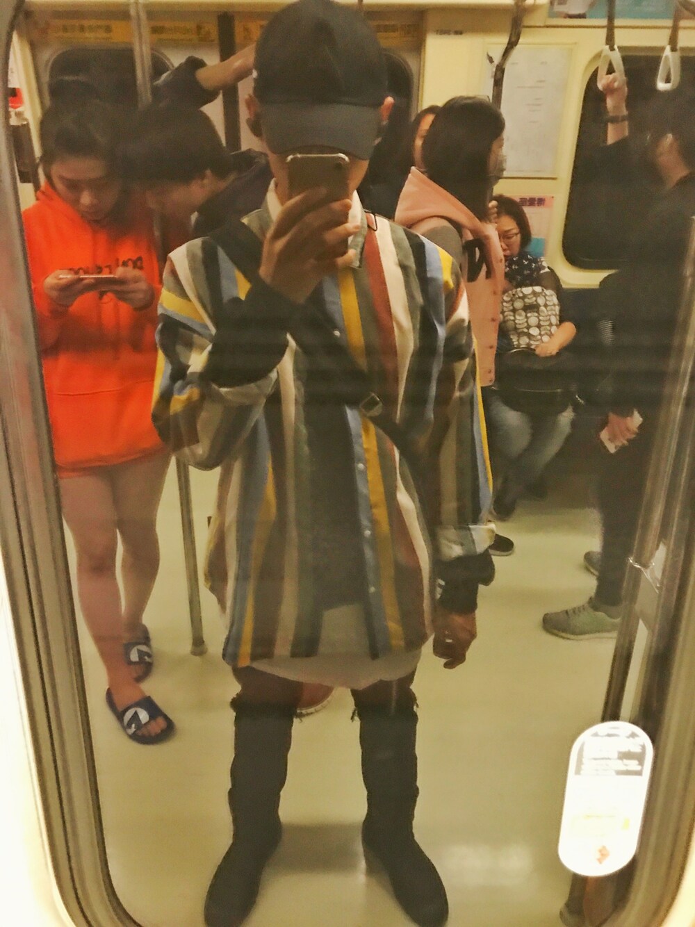 「MRTselfie、photooftheday」｜「ITLのアイテム（キャップ、ブラック系）」を使った、JOSH@ITLさん（メンズ・171cm）の秋コーディネートの1枚目の写真