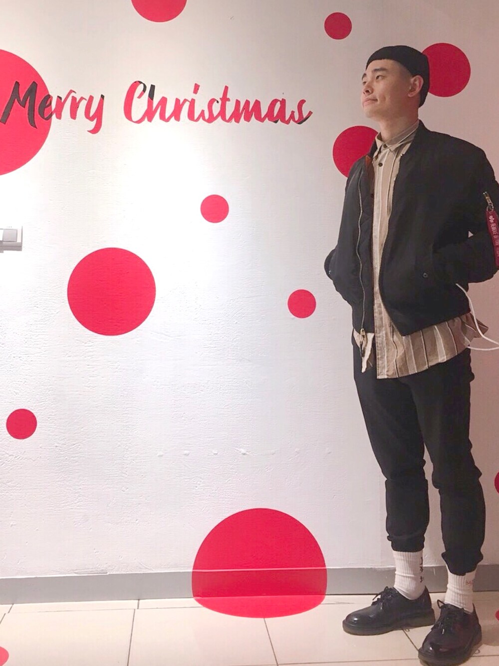 「Alpha Industriesのアイテム（MA-1、ブラック系）」を使った、JOSH@ITLさん（メンズ・171cm）の冬コーディネートの1枚目の写真