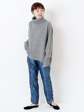 「アイテム（サンダル、グリーン系）」を使った、moritaさん（レディース・159cm）の秋コーディネート