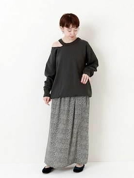 「アイテム（サンダル、グリーン系）」を使った、moritaさん（レディース・159cm）の秋コーディネート