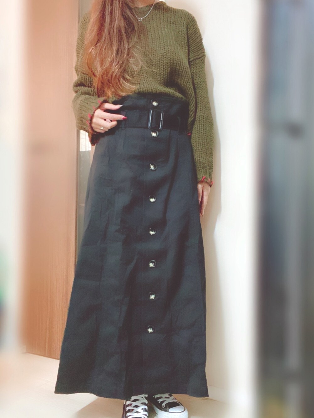 「ザラジョ、ZARA、moussy、大人カジュアル、ロングスカート、ニット、ママコーデ、コンバース」｜「ZARAのアイテム（ニット/セーター、グリーン系）」を使った、Rinさん（レディース・160cm）の秋コーディネートの1枚目の写真