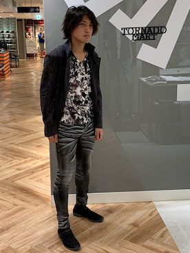 「ファッションの力を信じよう」｜「アイテム（スリッポン）」を使った、KASUYAさん（メンズ・170cm）の夏コーディネート