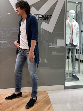 「チェスター」｜「アイテム（スリッポン）」を使った、KASUYAさん（メンズ・170cm）の春コーディネート