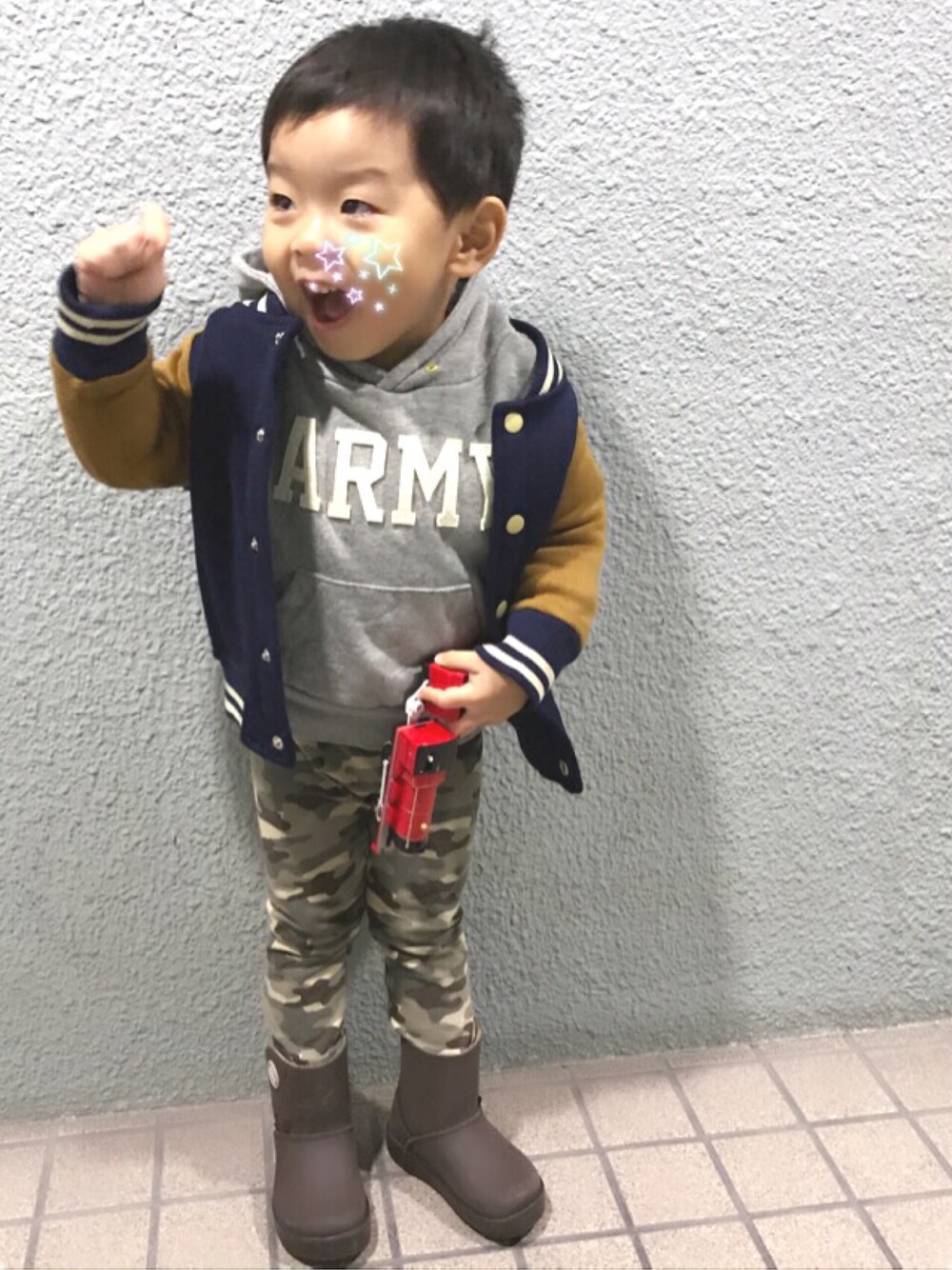 「おとこのこ、保育園コーデ、マーキーズ(MARKEY'S)、ライトオン(Right-on)、予防接種がんばった‼︎」｜「MARKEY'Sの裏シャギー スタジャン (80～150cm)（スタジャン、ブルー系）」を使った、ayamituさん（キッズ・90cm）の冬コーディネートの1枚目の写真