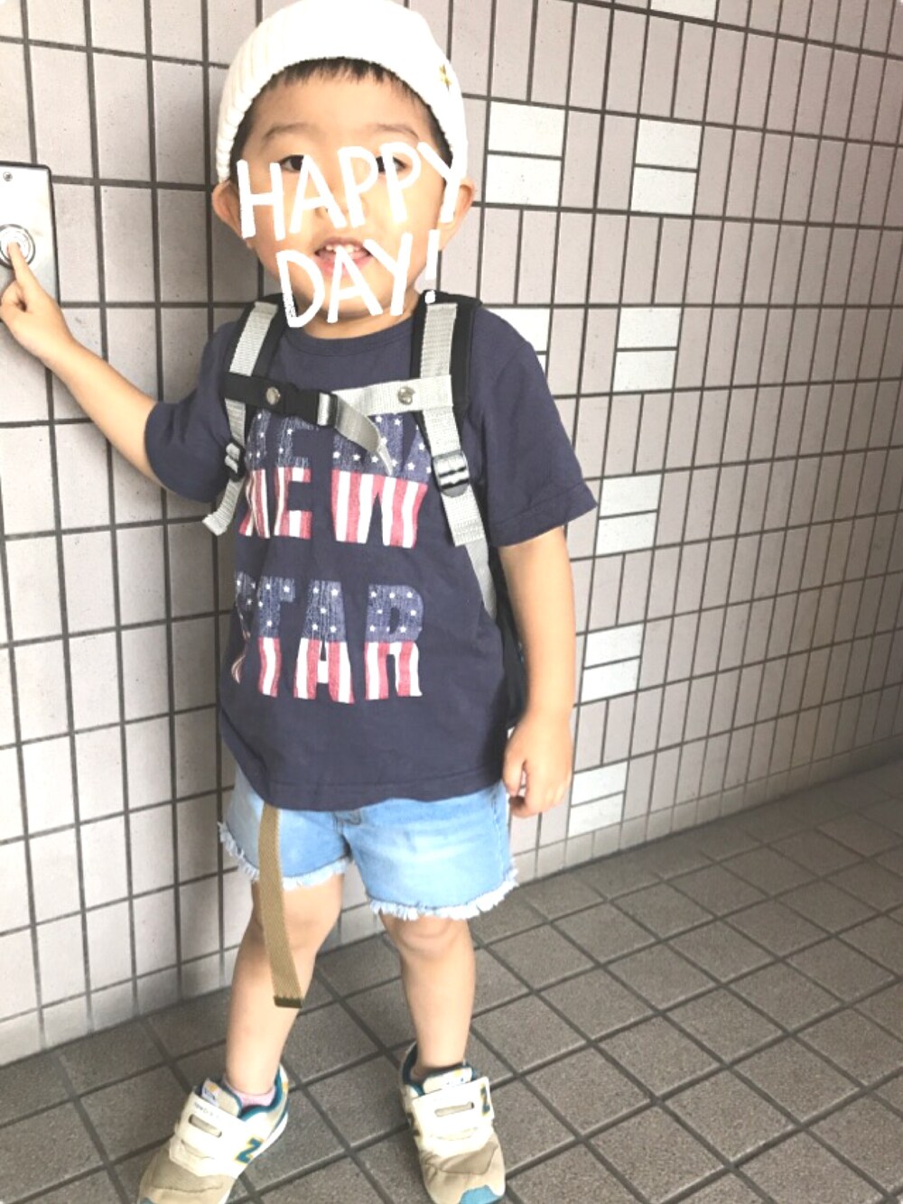 「おとこのこ、3歳、休日スタイル、プティマイン(petit main)、グローバルワーク(GLOBAL WORK)、DAISO、ラーメン」｜「petit mainのワンポイントベーシックニット帽（ニットキャップ/ビーニー、ホワイト系）」を使った、ayamituさん（キッズ・90cm）の夏コーディネートの1枚目の写真
