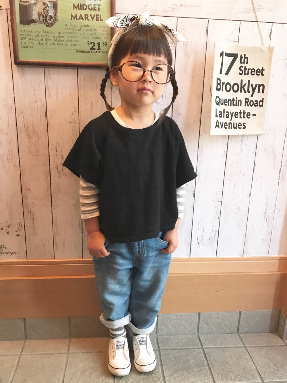 「2歳、女の子、キッズコーデ、キッズファッション、バンダナ、丸メガネ、ボーダー、デニム、スリッポン」｜「韓国子供服のアイテム（メガネ、その他）」を使った、ki☺︎hoさん（キッズ・90cm）の春コーディネートの1枚目の写真