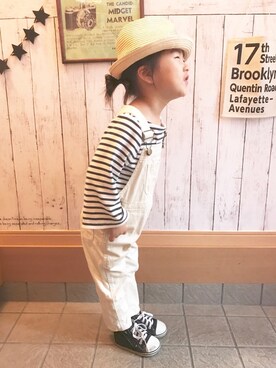 「黒コンバース」｜「アイテム（サロペット/オーバーオール）」を使った、ki☺︎hoさん（キッズ・90cm）の春コーディネート
