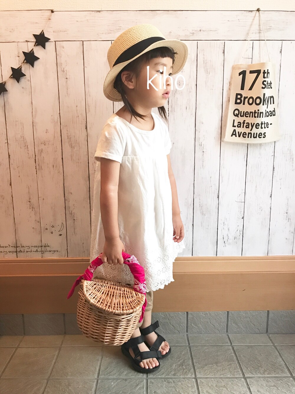 「2歳、女の子、むぎわら帽子、キッズコーデ、キッズファッション、ナチュラル、カンカン帽、スポーツサンダル」｜「koreaのアイテム（ハット、ベージュ系）」を使った、ki☺︎hoさん（キッズ・90cm）の夏コーディネートの1枚目の写真