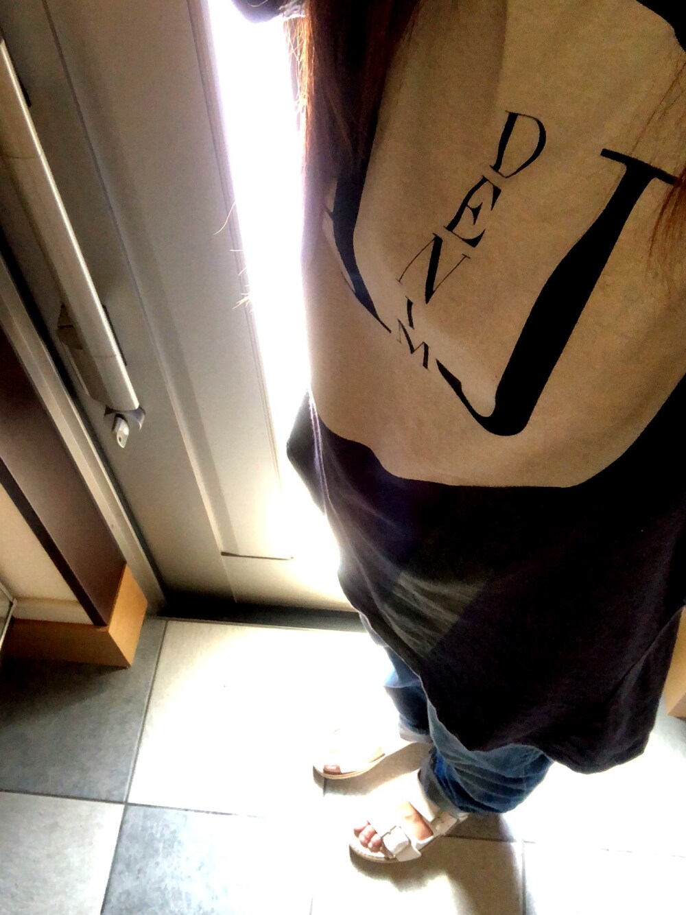 「EMPORIO ARMANIのアイテム（Tシャツ/カットソー、その他）」を使った、yさん（レディース・157cm）の春コーディネートの1枚目の写真