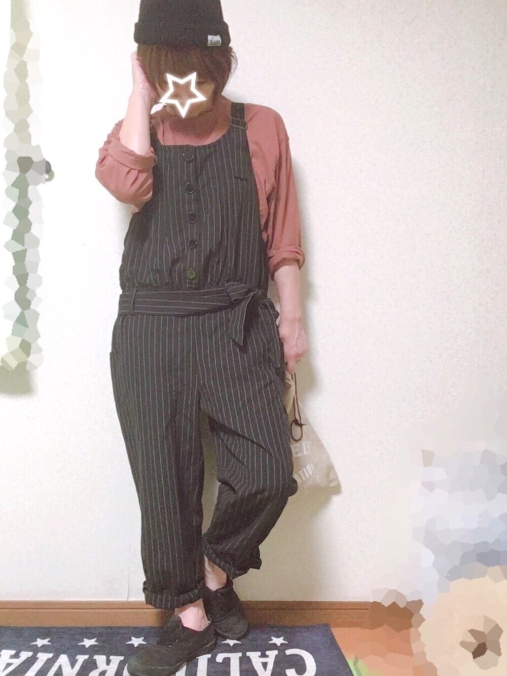 「サロペット、オールインワン、ストライプ、アースカラー、ニット帽、浅かぶり、プチプラ、秋色コーデ」｜「ANTIQULOTHESのアイテム（ニットキャップ/ビーニー、ブラック系）」を使った、ａiﾁｬﾝﾈﾙさん（レディース・151cm）の夏コーディネートの1枚目の写真