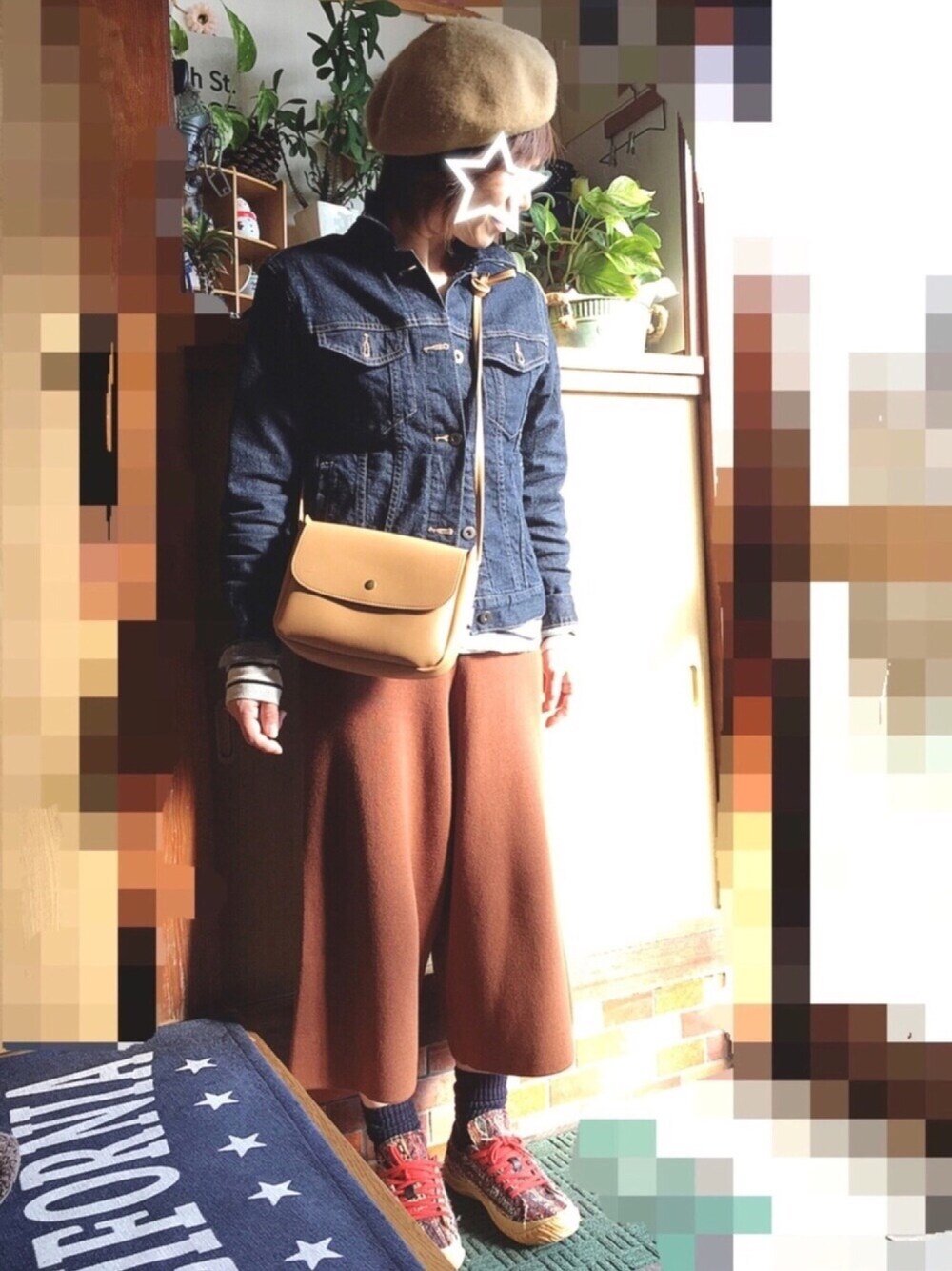 「秋コーデ、プチプラ、ベレー帽、デニムジャケット、ブラウンコーデ、きのこ、シンプルおしゃれが好き」｜「no brandのアイテム（ハンチング/ベレー帽、ベージュ系）」を使った、ａiﾁｬﾝﾈﾙさん（レディース・151cm）の秋コーディネートの1枚目の写真