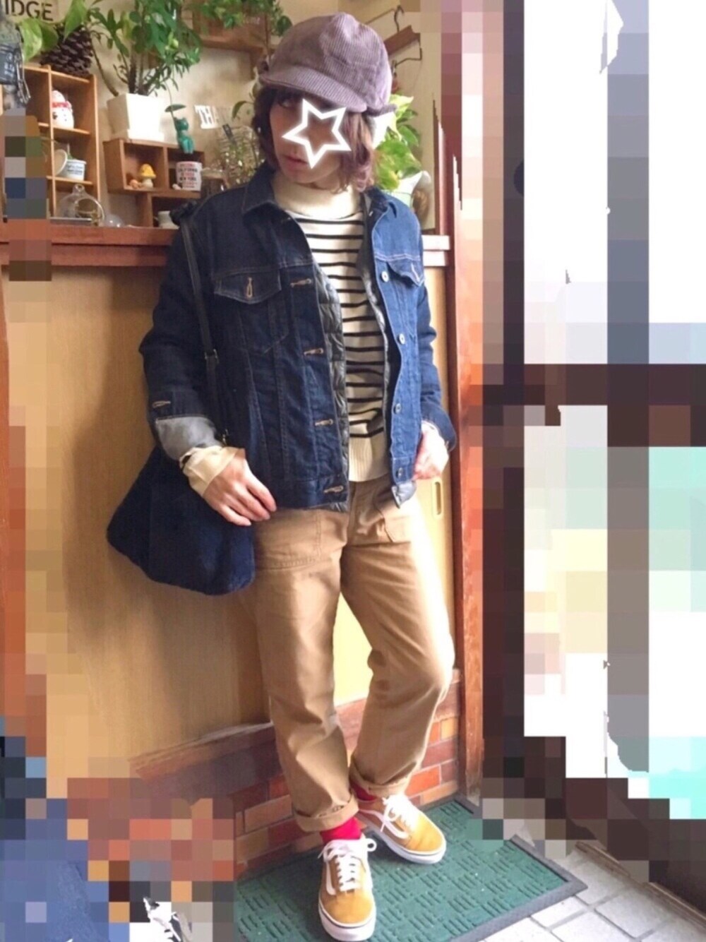 「プチプラコーデ、シンプルコーデ、デニムジャケット、ボーダーニット、チノパン、VANS、VANS OLDSKOOL、メンズライク」｜「3coinsのアイテム（キャップ、ブラウン系）」を使った、ａiﾁｬﾝﾈﾙさん（レディース・151cm）の冬コーディネートの1枚目の写真