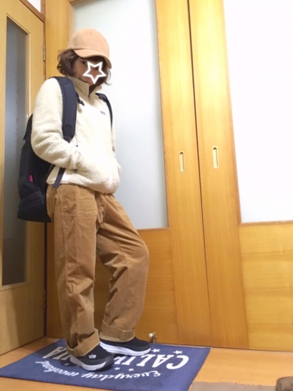 「patagonia、冬コーデ、シンプル、ブラウン、ボア、メンズライク、キャップ、リュック、もこもこ」｜「patagoniaのアイテム（ブルゾン、ベージュ系）」を使った、ａiﾁｬﾝﾈﾙさん（レディース・151cm）の冬コーディネートの1枚目の写真