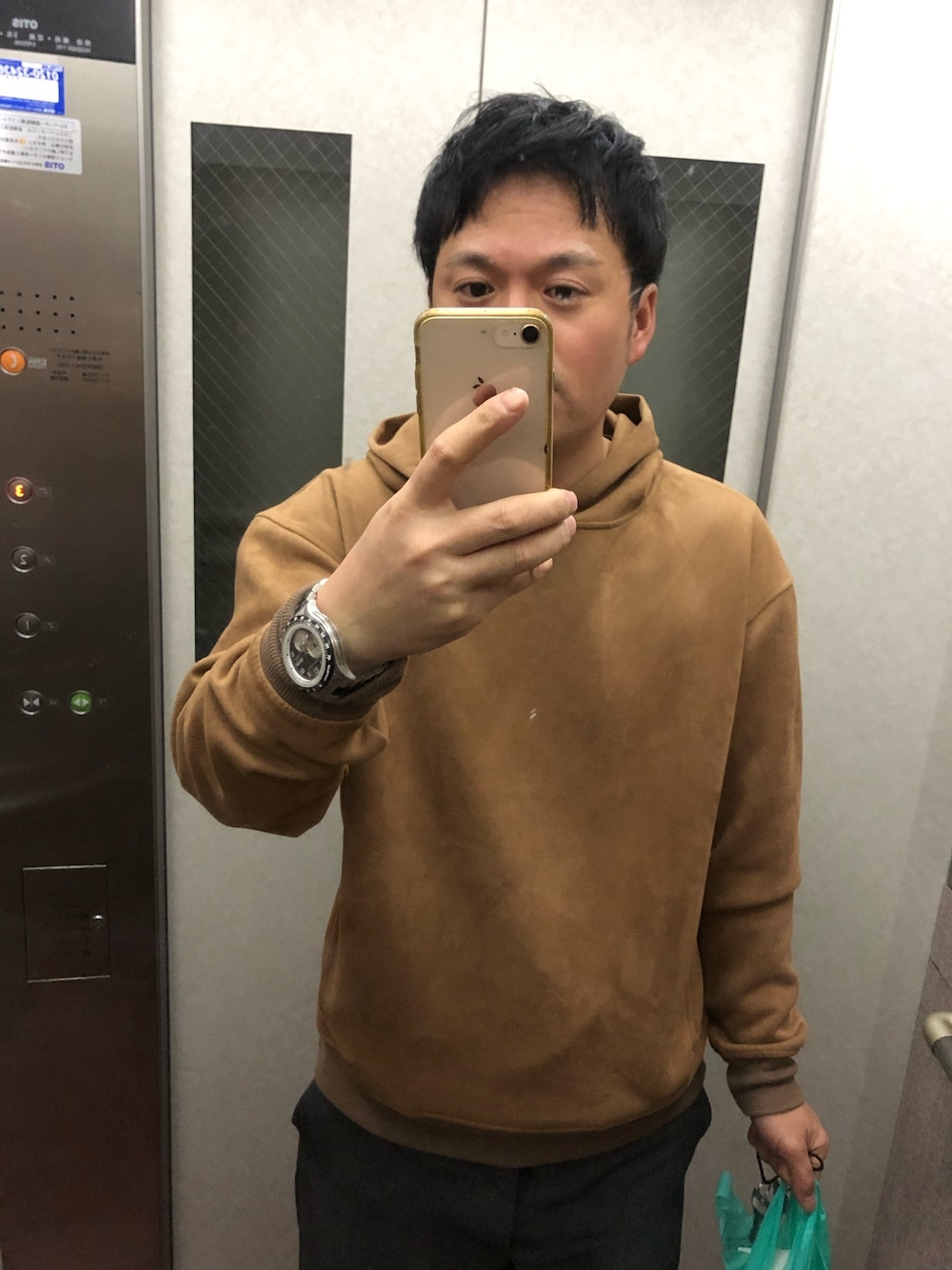 「パーカー、ゆったりシルエット、ワイドパンツ、スラックス、キャメル、シンプルコーデ」｜「SHIPSのアイテム（パーカー、ブラウン系）」を使った、codycodeさん（メンズ・171cm）の夏コーディネートの1枚目の写真