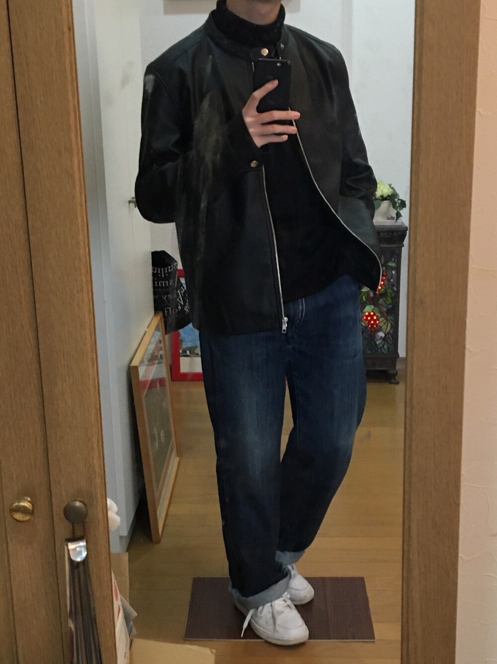 「ライダース」｜「Wranglerのアイテム（デニムパンツ、ブルー系）」を使った、まっすうさん（メンズ・165cm）の春コーディネートの1枚目の写真