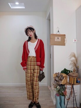 「アイテム（スラックス、ゴールド系）」を使った、yezhi🥥さん（レディース・167cm）の秋コーディネート