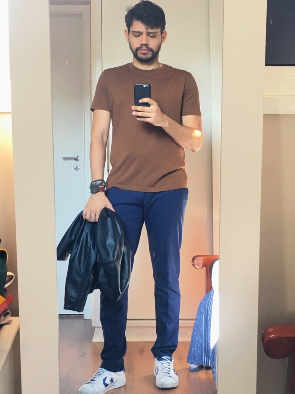 「Sunnyday、autumn、office style、fall」｜「ZARA MANのアイテム（その他パンツ、ブルー系）」を使った、Rafael Souzaさん（メンズ・176cm）の夏コーディネートの1枚目の写真
