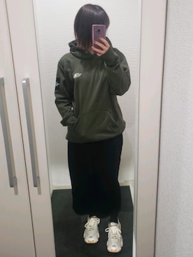 「アイテム（パーカー、グリーン系）」を使った、sakkoさん（レディース・156cm）の春コーディネート