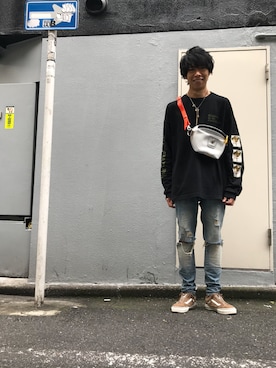 「アイテム（ボディバッグ/ウエストポーチ、シルバー系）」を使った、S.Mさん（メンズ・175cm）の秋コーディネート