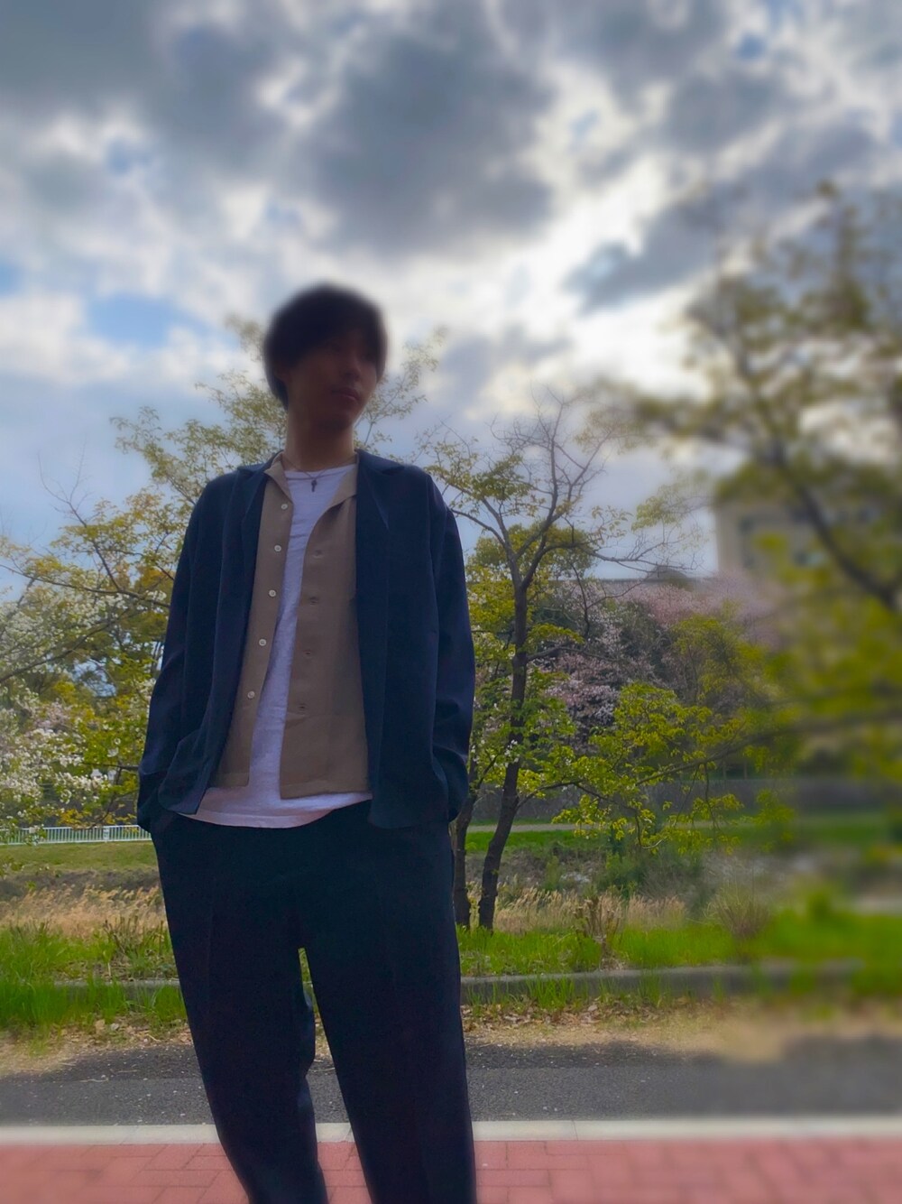 「niko and...のアイテム（テーラードジャケット、ブルー系）」を使った、kaiimuさん（メンズ・177cm）の春コーディネートの1枚目の写真
