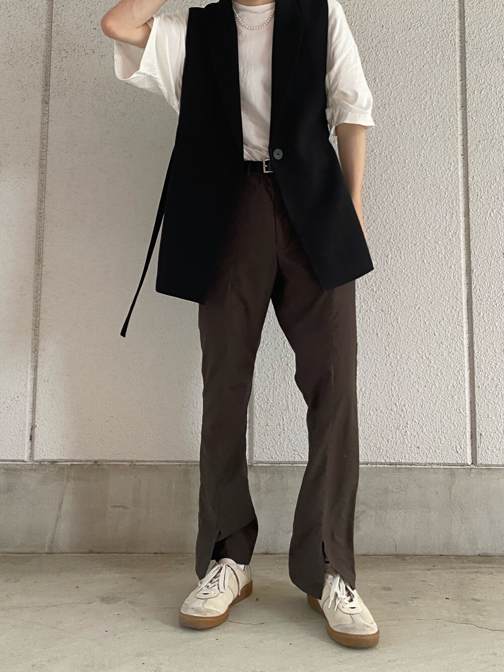 「シンプル、パールネックレス、ベスト、きれいめカジュアル、タックイン」｜「ZARAのアイテム（ジャケット/アウター、ブラック系）」を使った、toiさん（メンズ・166cm）の夏コーディネートの1枚目の写真