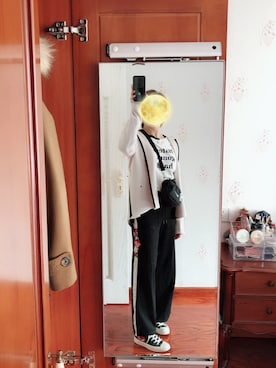 「ROCOCO（ロココ）のアイテム（パンツ）」を使った、蟹哩蟹哩さん（レディース・164cm）の春コーディネート