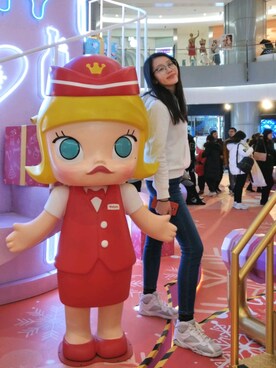 「GU（ジーユー）のアイテム（パーカー、ホワイト系）」を使った、小金子桑さん（レディース・172cm）の冬コーディネート