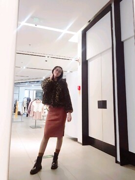 「ZARA（ザラ）のアイテム（ノーカラージャケット、ブラウン系）」を使った、小金子桑さん（レディース・172cm）の冬コーディネート