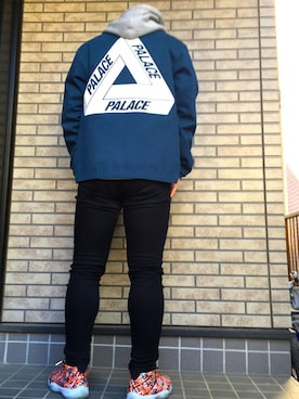 「palace」｜「アイテム（パーカー）」を使った、Kさん（メンズ・165cm）の冬コーディネート