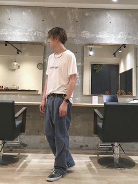 「アイテム（スリッポン、シルバー系）」を使った、ヤマカワテルオさん（メンズ・168cm）の夏コーディネート
