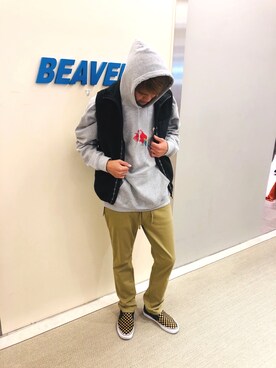 「MANASTASH（マナスタッシュ）のアイテム（パーカー）」を使った、小野　隼ノ介さん（メンズ・178cm）の秋コーディネート