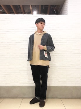 「Gramicci（グラミチ）のアイテム（パーカー）」を使った、小野　隼ノ介さん（メンズ・178cm）の秋コーディネート