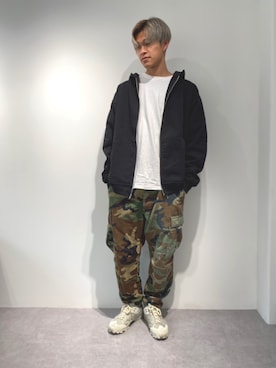 「inov-8（イノヴェイト）のアイテム（シューズ）」を使った、小野　隼ノ介さん（メンズ・178cm）の秋コーディネート