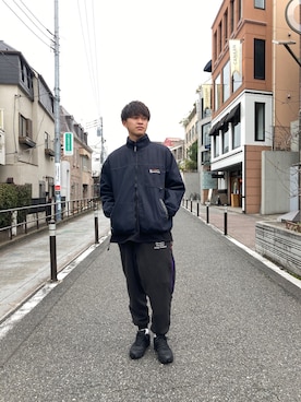 「MANASTASH（マナスタッシュ）のアイテム（スウェットパンツ）」を使った、小野　隼ノ介さん（メンズ・178cm）の冬コーディネート