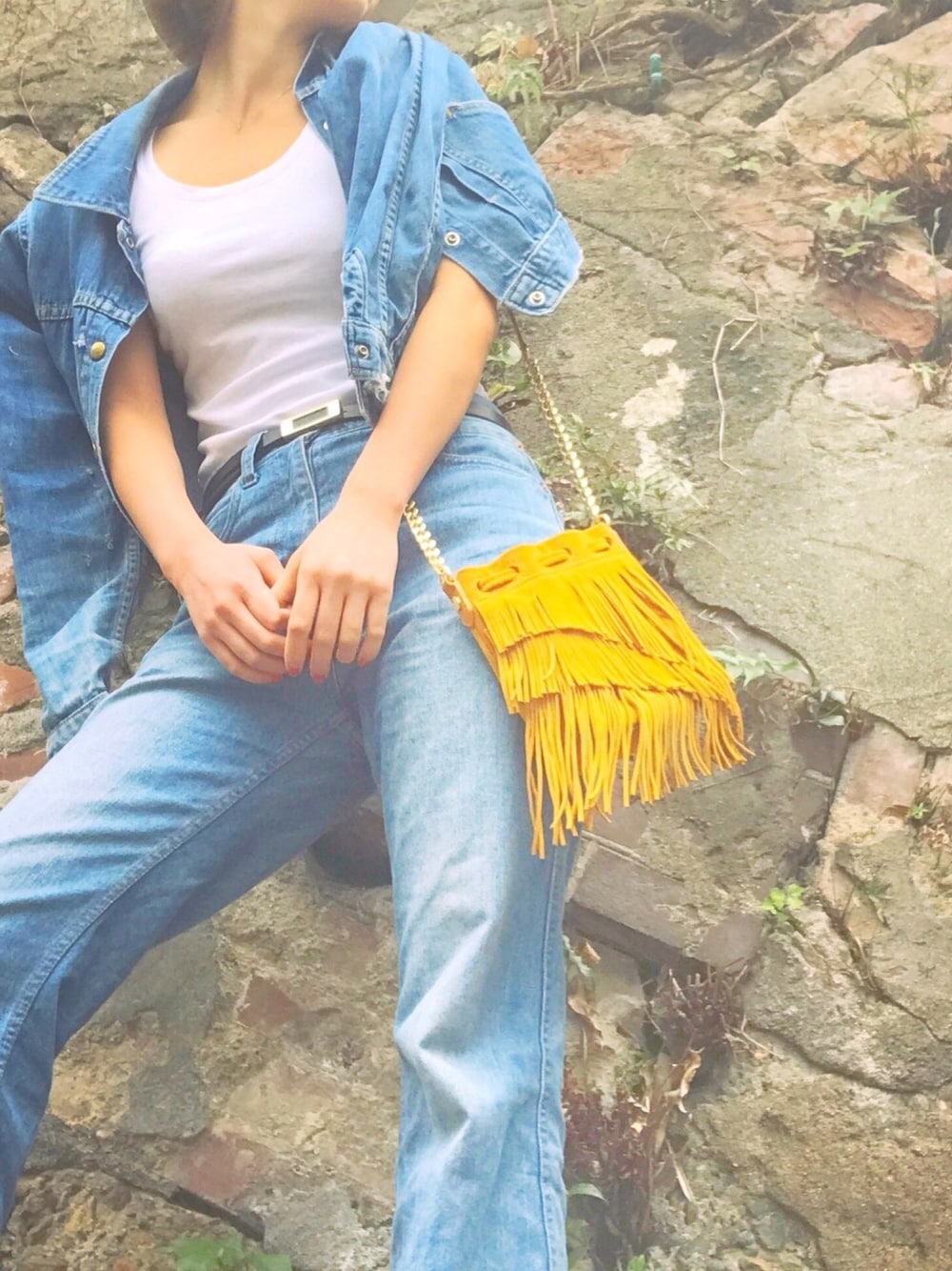 「夏コーデ、ootd、デニム」｜「Elizabeth and Jamesのアイテム（ショルダーバッグ、イエロー系）」を使った、MINAIさん（レディース・160cm）の春コーディネートの1枚目の写真