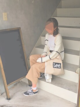 「GU（ジーユー）のアイテム（パンツ、ベージュ系）」を使った、ぱ   むさん（レディース・164cm）の春コーディネート