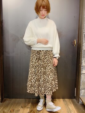 「白トップス」｜あさぽんさん（レディース・161cm・20代）の冬コーディネート