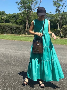 「NaNa-NaNa（ナナナナ）の【PULP】NaNa-NaNa / ナナナナ PVC A4（ショルダーバッグ）」を使った、mikaさん（レディース・157cm）の夏コーディネート