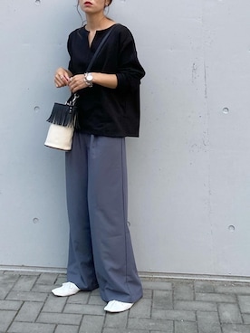 「キーネック」｜「アイテム（スウェット）」を使った、mikaさん（レディース・157cm）の秋コーディネート